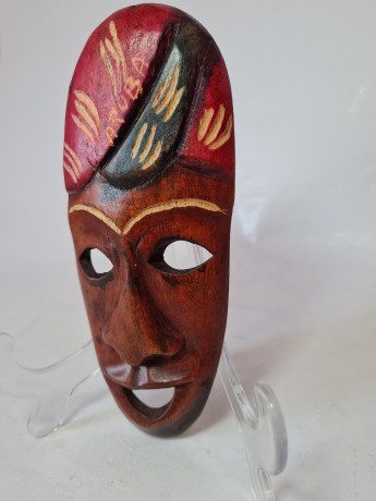 Aruba Деревянная африканская маска в красно-черных тонах, ручная работа, 19 x 8,5 см, 1960-70гг.