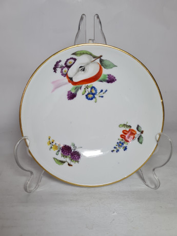 Тарелка винтажная Meissen, белый фарфор с разноцветными фруктовыми мотивами, цветочным декором и позолотой, 14,5 x 3,5 см, Германия, 1930-40гг.