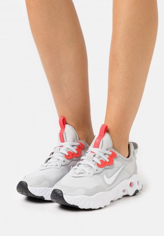 Nike Sportswear REACT ART3MIS Sneaker low grey fog/white/siren red/black REACT ART3MIS кроссовки женские низкие серый туман/белый/сирена красный/черный
