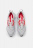 Nike Sportswear REACT ART3MIS Sneaker low grey fog/white/siren red/black REACT ART3MIS кроссовки женские низкие серый туман/белый/сирена красный/черный