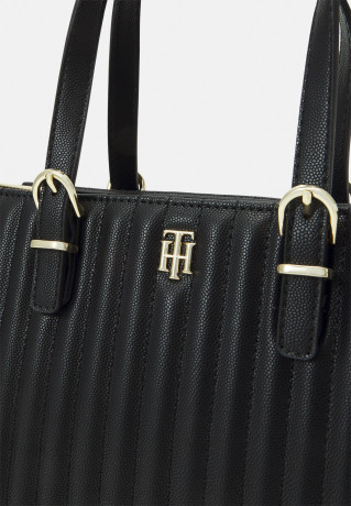 Tommy Hilfiger TIMELESS SMALL TOTE QUILTED Handbag black TIMELESS SMALL TOTE SQUILTED Сумка черный