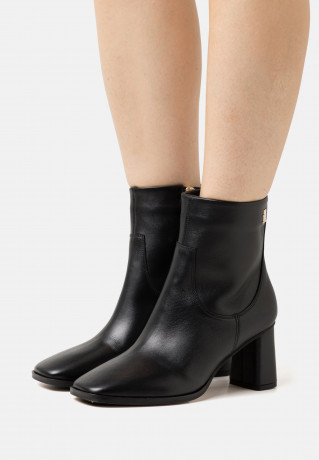 Tommy Hilfiger SOFT SQUARE TOE BOOT Classic ankle boots black SOFT SQUARE TOE BOOT Классические ботильоны черный