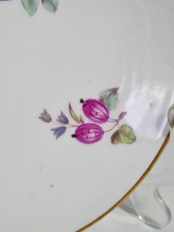 Тарелка винтажная Meissen, белый фарфор с разноцветными фруктовыми мотивами, цветочным декором и позолотой, 14,5 x 3,5 см, Германия, 1930-40гг.