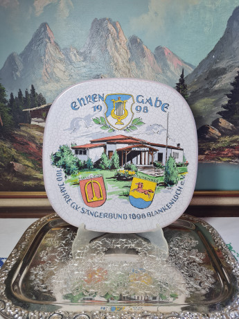 Тарелка декоративная винтажная Karlsruhe / Majolika с кракелюром "Enke Gabe", ручная роспись, керамика, 33 см, Германия, 1998г.