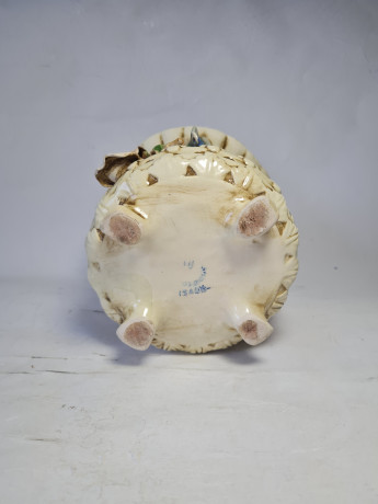 Ваза винтажная Bassano малая, на ножках, с желто-розовыми объемными цветами, керамика, 13 см, Италия, 1960-70гг.