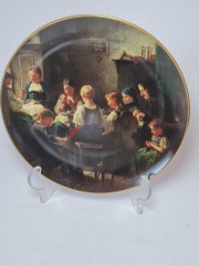 Hutschenreuther Декоратинвая тарелка "Урок вышивания" номерная 8119В, 20см, художник Vaulier, Германия, 1990г