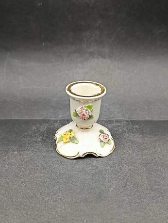 Подсвечник винтажный Von Schierholz с объемными цветами, на 1 свечу, ручная работа, фарфор, 6 х 5.5 см, Германия, 1960-70гг.