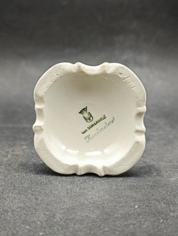 Подсвечник винтажный Von Schierholz с объемными цветами, на 1 свечу, ручная работа, фарфор, 6 х 5.5 см, Германия, 1960-70гг.