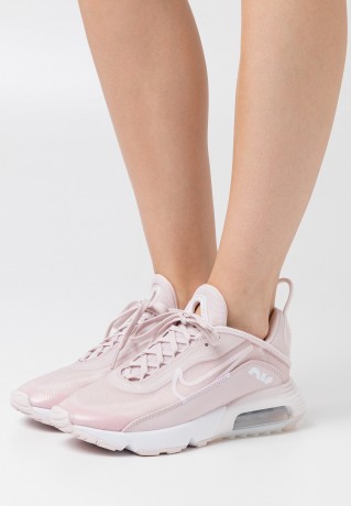 Nike Sportswear AIR MAX 2090 Sneaker low barely rose/white/metallic silver AIR MAX 2090 Низкие кроссовки женские едва розовый/белый/серебристый металлик