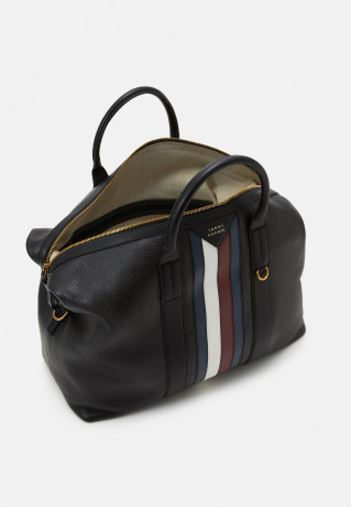 Tommy Hilfiger PREMIUM DUFFLE UNISEX Holdall black СУМКА PREMIUM DUFFLE UNISEX дорожная сумка черный