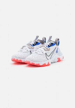 Nike Sportswear REACT VISION UNISEX Sneaker low white/saturn gold/racer blue/bright crimson/college grey REACT VISION UNISEX Низкие кроссовки женские белый/сатурн золотой/гоночный синий/ярко-малиновый/колледж серый