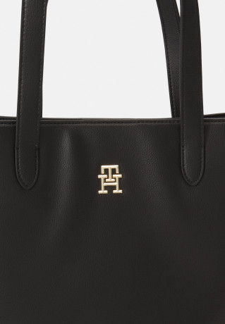 Tommy Hilfiger CASUAL SLIM TOTE Tote bag black CASUAL SLIM TOTE Сумка-тоут черный