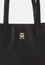Tommy Hilfiger CASUAL SLIM TOTE Tote bag black CASUAL SLIM TOTE Сумка-тоут черный