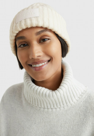 Tommy Hilfiger MODERN Beanie oatmeal МОДЕРН Шапочка овсяная каша