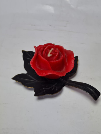 Свеча в виде алой розы на подставке, 14 x 6 см, Германия, 1960-70гг.