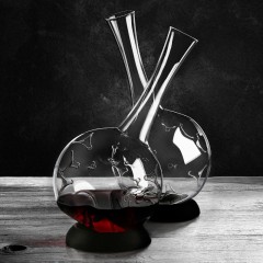 Zieher Zieher Dekanter Eddy 2,3 L mit Silikon Standfuss d: 17 cm Set 2-tlg. Графин Zuger Eddy 2,3 л с силиконовой основой d:17 см набор из 2-х штук.