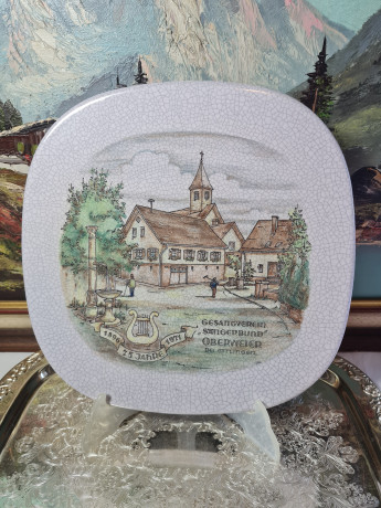 Тарелка декоративная винтажная Karlsruhe / Majolika с кракелюром "Sangerbund 75 лет", ручная роспись, керамика, 30 см, Германия, 1988 г.