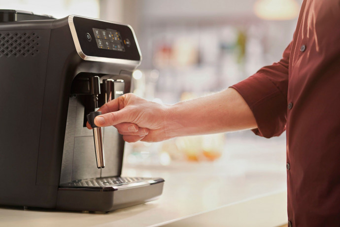 Philips Philips Kaffeevollautomat 2200 Serie EP2220/10, fur 2 Kaffeespezialitaten und anpassbarer Aromastarke, mattschwarz Полностью автоматическая кофемашина Philips серии 2200 EP2220/10, для приготовления 2 видов кофе и регулируемой крепости аромата, м