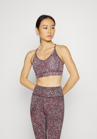 Tommy Hilfiger LIGHT INTENSITY  STRAP BRA Light support sports bra black LIGHT INTENSITY STRAP BRA Спортивный бюстгальтер с легкой поддержкой черный