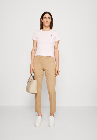 Tommy Hilfiger SLIM CODY  Print T-shirt pastel pink SLIM CODY Футболка с принтом пастельно-розовый