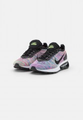 Nike Sportswear W AIR MAX FLYKNIT RACER NN C/O Sneaker low ghost green/black/pink blast/photo blue W AIR MAX FLYKNIT RACER NN C/O — Низкие кроссовки женские призрачно-зеленый/черный/розовый взрыв/голубой фото