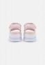 Nike Sportswear ICON CLASSIC Plateausandalette barely rose/white/pink oxford ICON CLASSIC сандалии на платформе едва розовый/белый/розовый оксфорд
