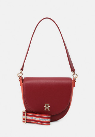 Tommy Hilfiger SADDLE Handbag regatta red / earth orange mix СЕДЛО сумочка регата красный / землисто-оранжевый микс