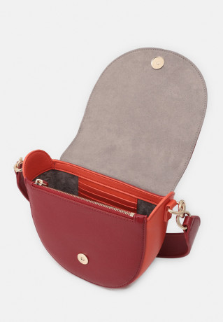 Tommy Hilfiger SADDLE Handbag regatta red / earth orange mix СЕДЛО сумочка регата красный / землисто-оранжевый микс