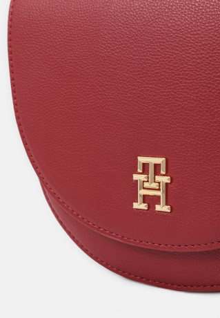Tommy Hilfiger SADDLE Handbag regatta red / earth orange mix СЕДЛО сумочка регата красный / землисто-оранжевый микс