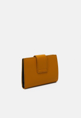 Tommy Hilfiger OUTLINE FLAP  Wallet crest gold-coloured OUTLINE FLAP Бумажник гребень золотистого цвета