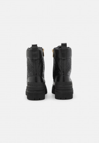Tommy Hilfiger LACE UP ZIP BOOT MONOGRAM Platform ankle boots black LACE UP ZIP BOOT MONOGRAM Ботильоны на платформе черный
