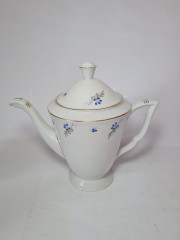 H&amp;C Chodau Czechoslovakia Набор  чайник, молочник, сахарница из белого фарфора с голубыми цветочками и серыми листьями с золотым ободком, Чехословакия, 1960-70гг.