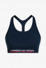 Tommy Hilfiger MID INTENSITY TAPE RACER BRA Medium support sports bra desert sky split logo tape MID INTENSITY TAPE RACER BRA Спортивный бюстгальтер со средней поддержкой лента с разделенным логотипом в пустыне