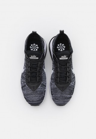Nike Sportswear W AIR MAX FLYKNIT RACER NN C/O Sneaker low black/white W AIR MAX FLYKNIT RACER NN C/O — Низкие кроссовки женские черно-белый