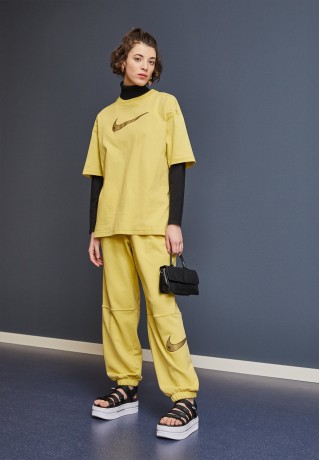 Nike Sportswear ICON CLASSIC Plateausandalette black/white ICON CLASSIC сандалии на платформе черно-белый