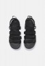 Nike Sportswear ICON CLASSIC Plateausandalette black/white ICON CLASSIC сандалии на платформе черно-белый