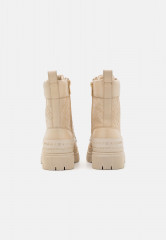 Tommy Hilfiger LACE UP ZIP BOOT MONOGRAM Platform ankle boots sugarcane LACE UP ZIP BOOT MONOGRAM Ботильоны на платформе сахарный тростник