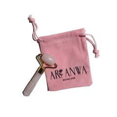 ARI ANWA Skincare Mini Rosenquarz Roller  Мини-роллер из розового кварца