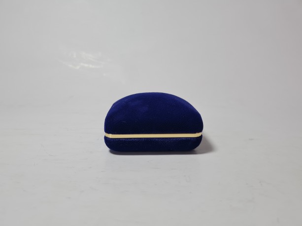 Douglas Подарочная бархатная коробочка, 9см х 5,5см, Германия