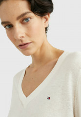 Tommy Hilfiger FLAG V-NECK  Jumper weathered white ФЛАГ V-ОБРАЗНЫЙ ВЫРЕЗ джемперы выветрившийся белый