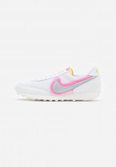 Nike Sportswear DAYBREAK Sneaker low white/atomic pink/university gold DAYBREAK Низкие кроссовки женские белый/атомно-розовый/университетское золото