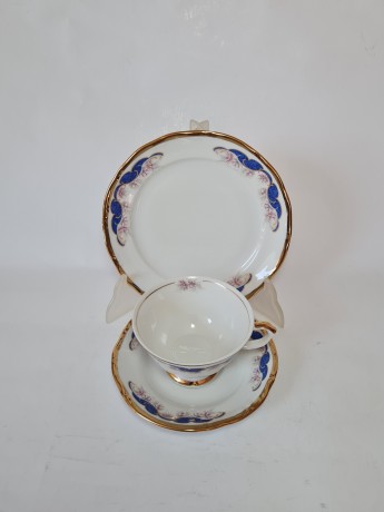 Чайное трио винтажное Wakbrzych с сине-розовым декором и позолотой, Польша, 1960-70гг.