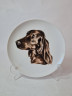 Декоративная тарелка AK Kaiser, белый фарфор с изображением собаки в коричневых тонах, 19,5 x 2,5 см, Германия, 1960-70гг.