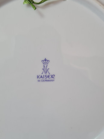 Декоративная тарелка AK Kaiser, белый фарфор с изображением собаки в коричневых тонах, 19,5 x 2,5 см, Германия, 1960-70гг.