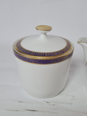 Молочник и сахарница винтажные PMR Jager &amp; Co Bavaria, белый фарфор с золотисто-голубым узором, 11 x 8,5 см / 15 см / 20,5 см, Германия, 1960-70гг.