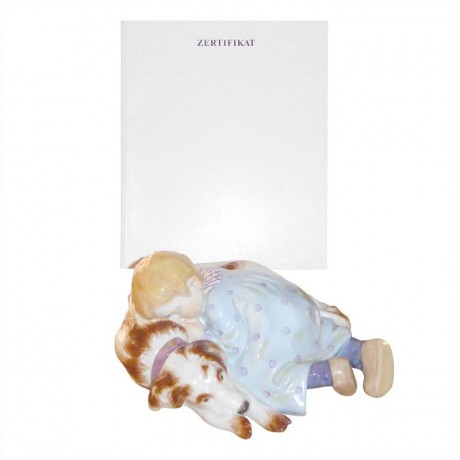 Meissen Meissen 'Figur bunt und gold staffiert' Kind auf Hund schlafend mit Zertifikat 18x16x8 cm Мейсен "фигурка красочная и украшенная золотом" ребенок спит на собаке с сертификатом 18x16x8 см