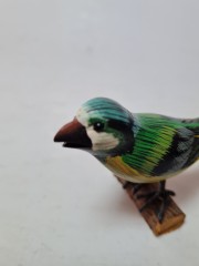Blaumeise auf Ast Винтажная фигурка ручной росписи &quot;Зеленая птичка на ветке&quot;, 8см x 6см, Германия, 1960-70гг.
