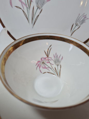 Seltmann Weiden Bavaria Стильное чайное трио "Серо-розовые цветы" с позолоченным ободком, Германия, 1960-70гг.