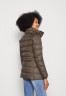 Tommy Hilfiger TYRA Down jacket army green TYRA Пуховик Армейский Зеленый
