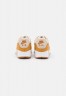 Nike Sportswear W AIR MAX 90 Sneaker low oatmeal/chutney/twine/light bone/white W AIR MAX 90 Низкие кроссовки женские овсянка/чатни/шпагат/легкая кость/белый
